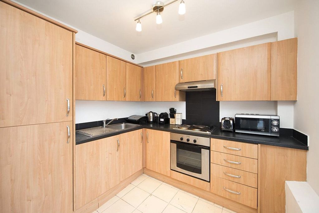 Property photo 2 of 7 Kitchen