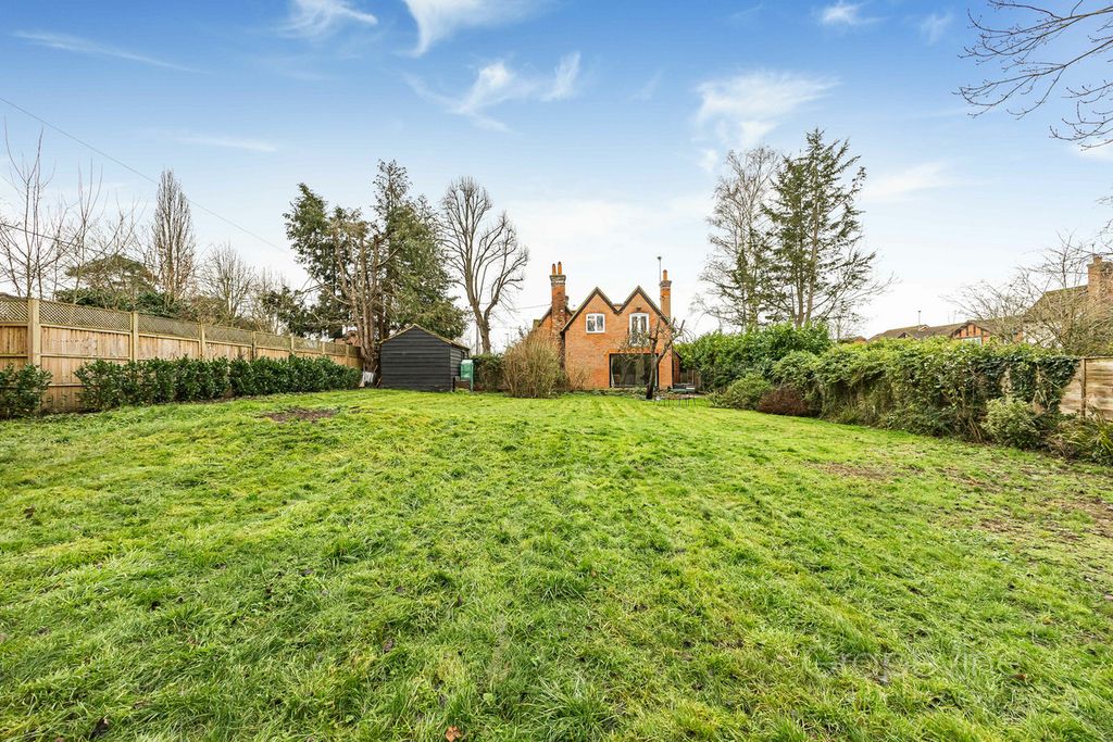 Property photo 3 of 40