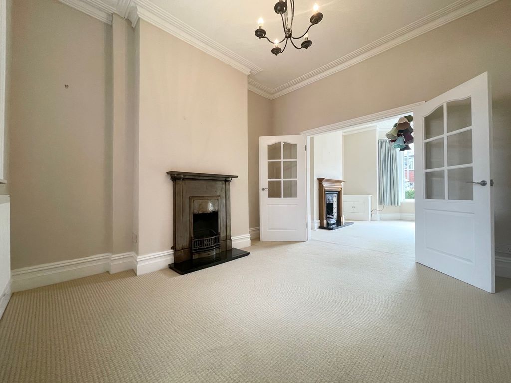 Property photo 2 of 11 Dining Room