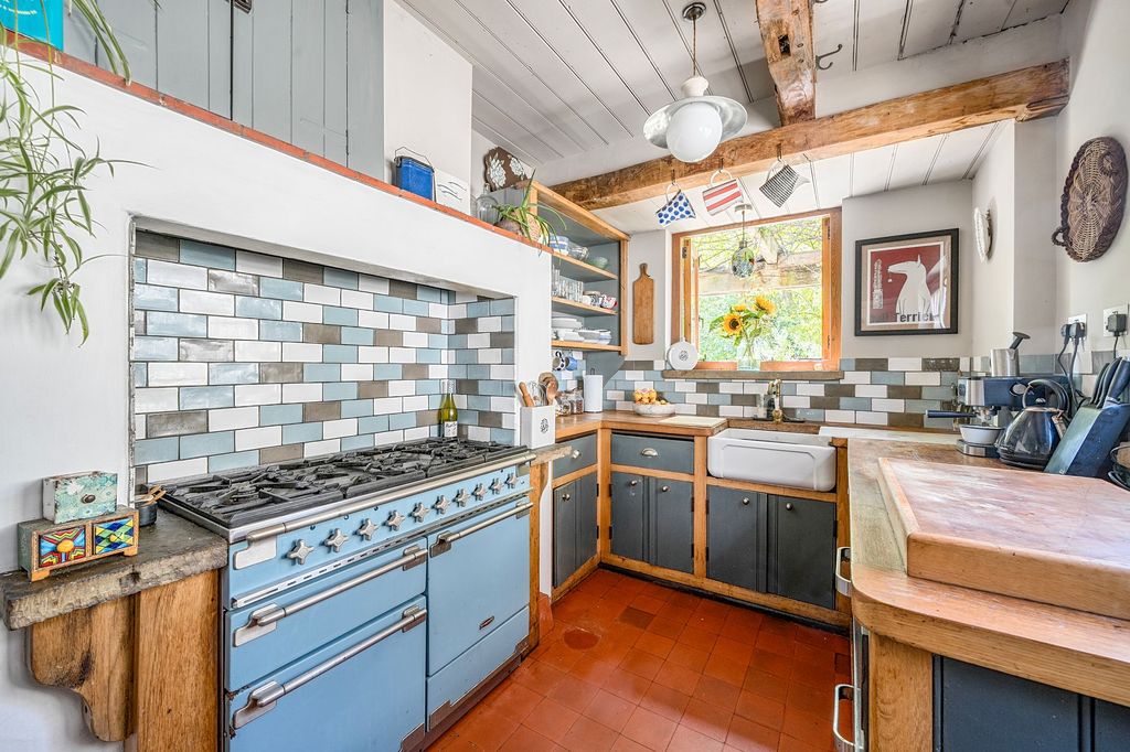 Property photo 3 of 30