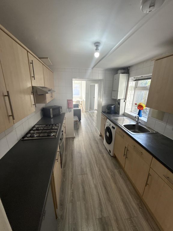 Property photo 1 of 10 4 Bedroom Student Accommodation