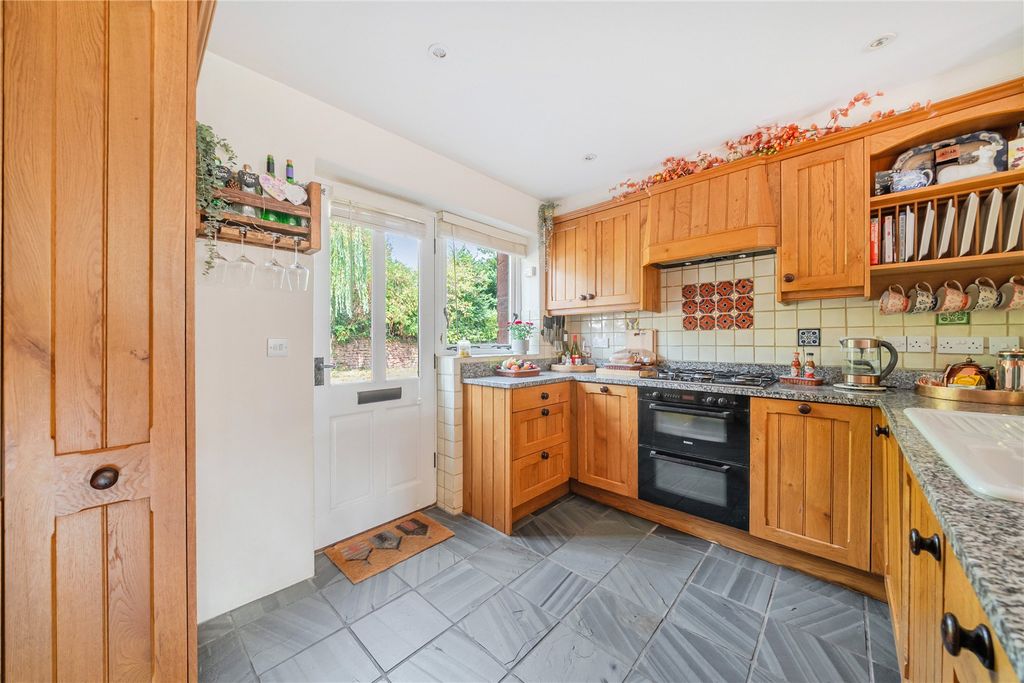 Property photo 3 of 16 Kitchen