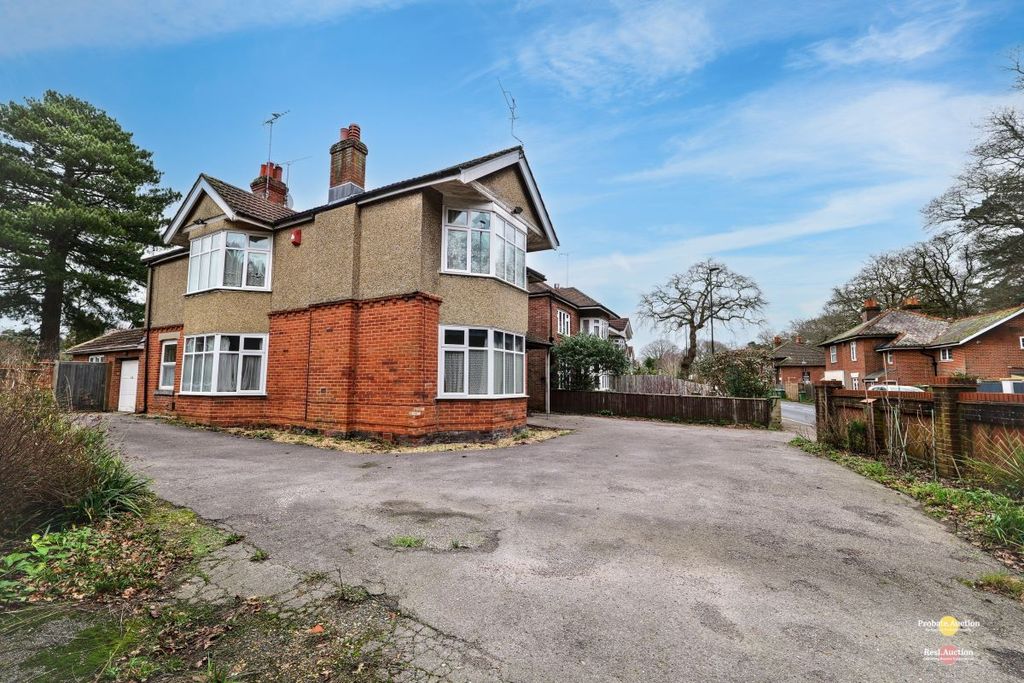 Property photo 2 of 20