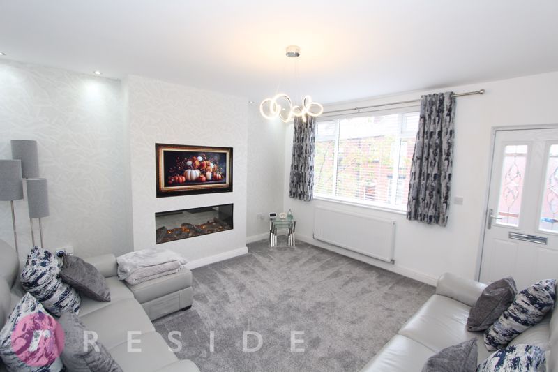 Property photo 2 of 13 Lounge