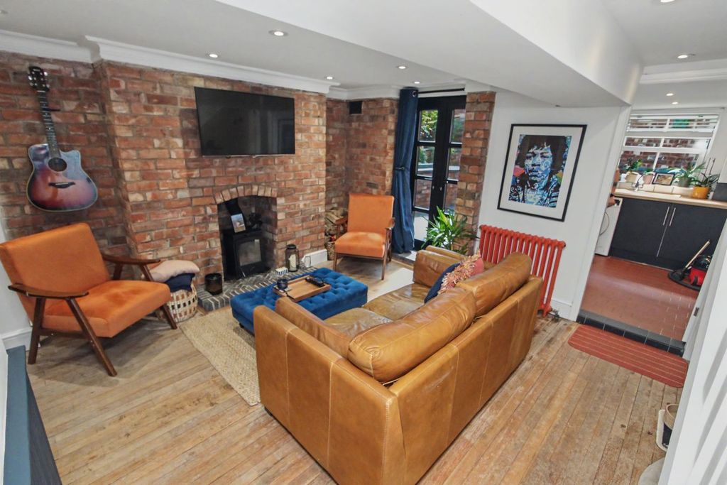 Property photo 3 of 24