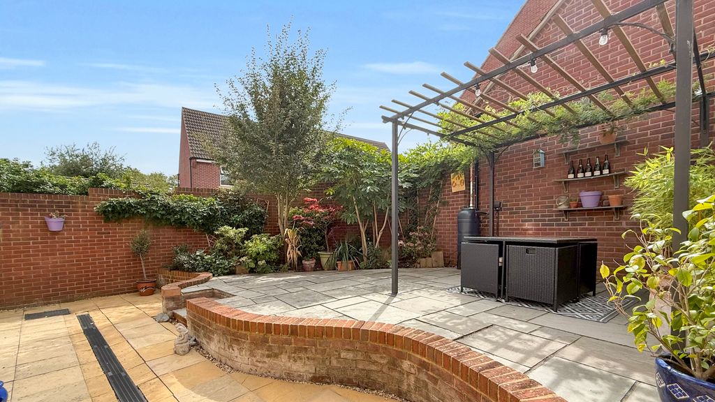 Property photo 2 of 19