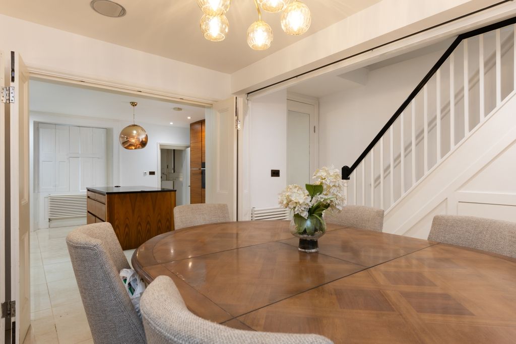 Property photo 2 of 20 Kendal Street 53-...