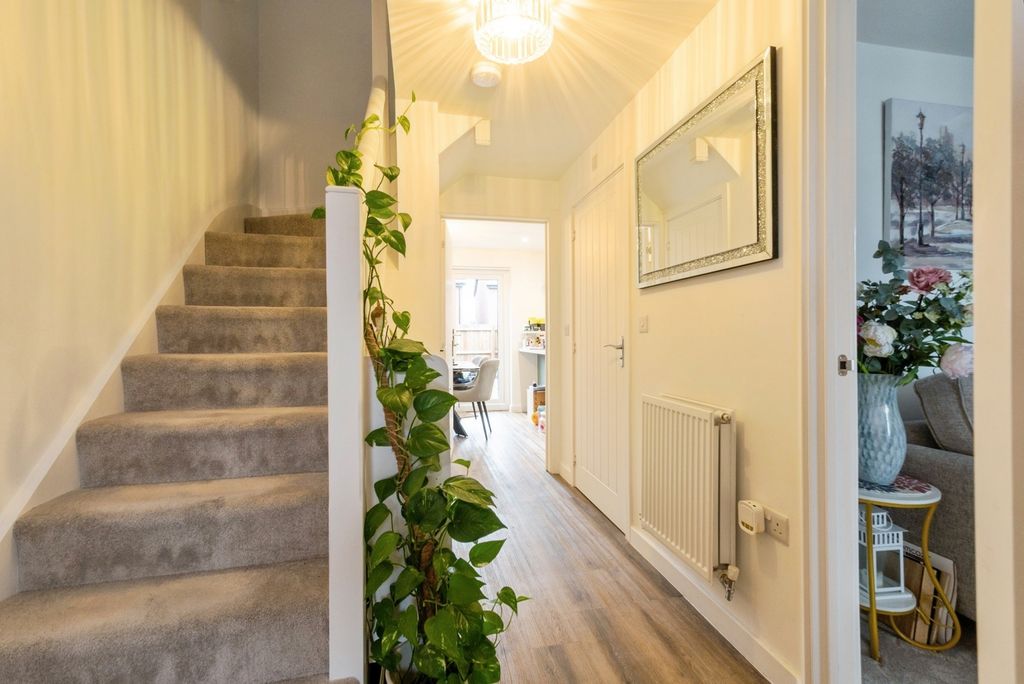 Property photo 3 of 25 Hallway