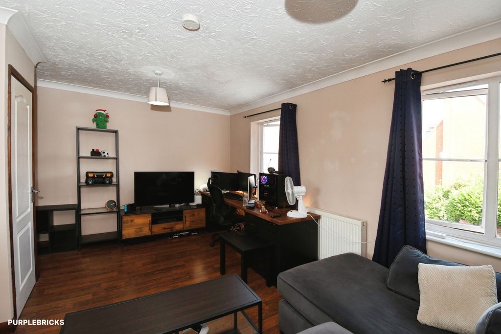 Property photo 3 of 24