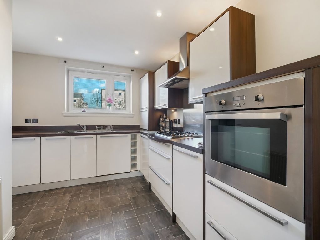 Property photo 3 of 13 Kitchen