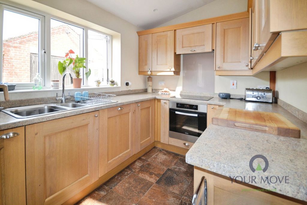 Property photo 2 of 26 Kitchen/Dining Room