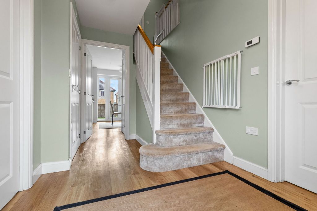 Property photo 2 of 24