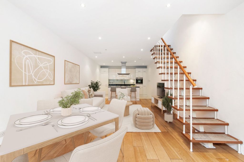 Property photo 3 of 12 Ground Floor