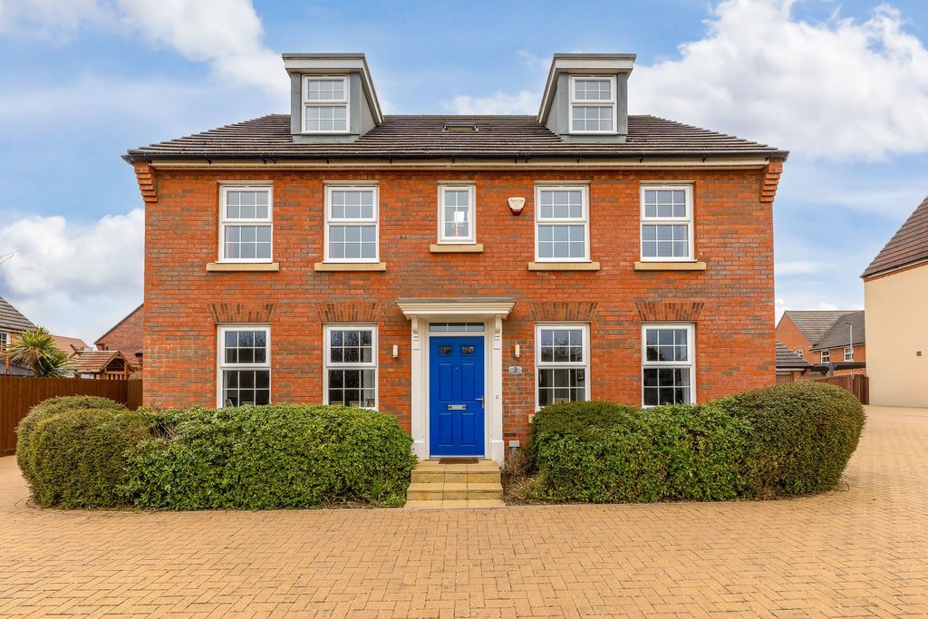 Property photo 1 of 42