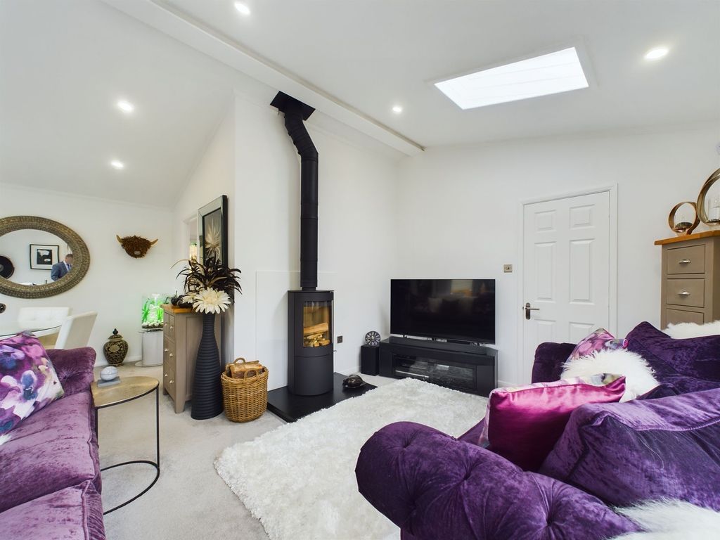Property photo 3 of 35