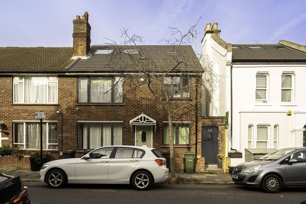 Property photo 1 of 12