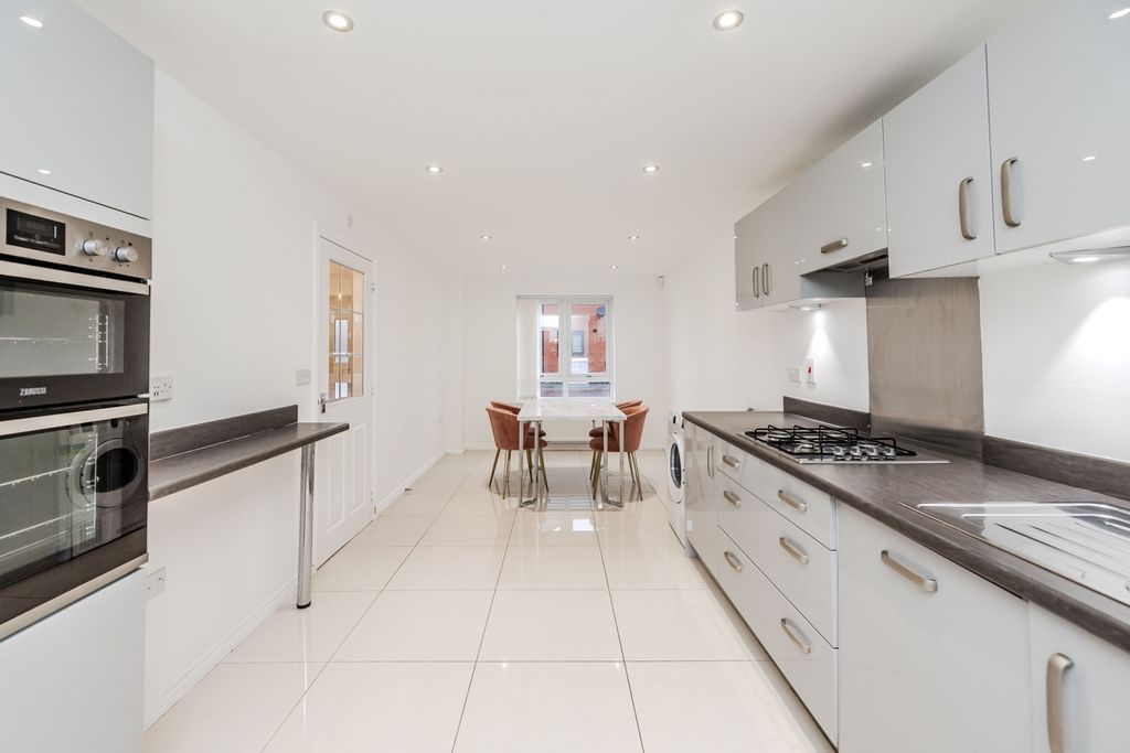 Property photo 2 of 21 21Speckledwoodwaynewcastlegreatparknewcastleuponty