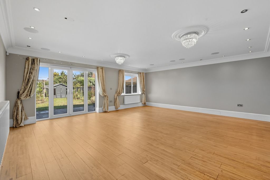 Property photo 2 of 47