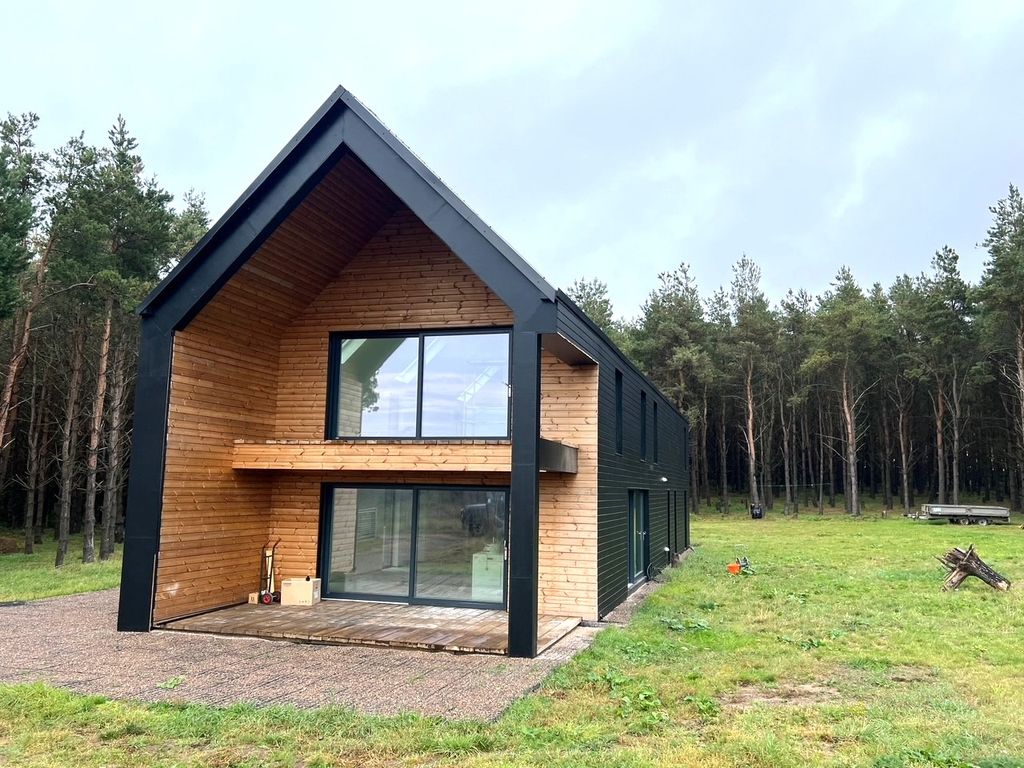 Property photo 1 of 8