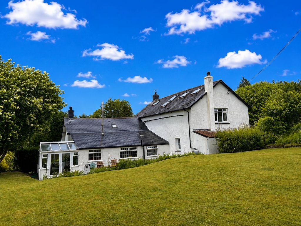 Property photo 2 of 34
