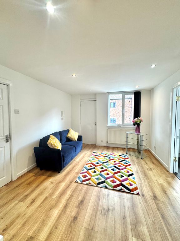 Property photo 2 of 8