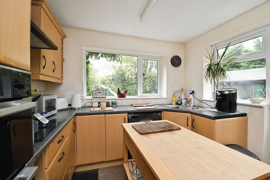 Property photo 3 of 17 Photo
