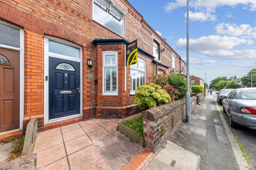 Property photo 1 of 17