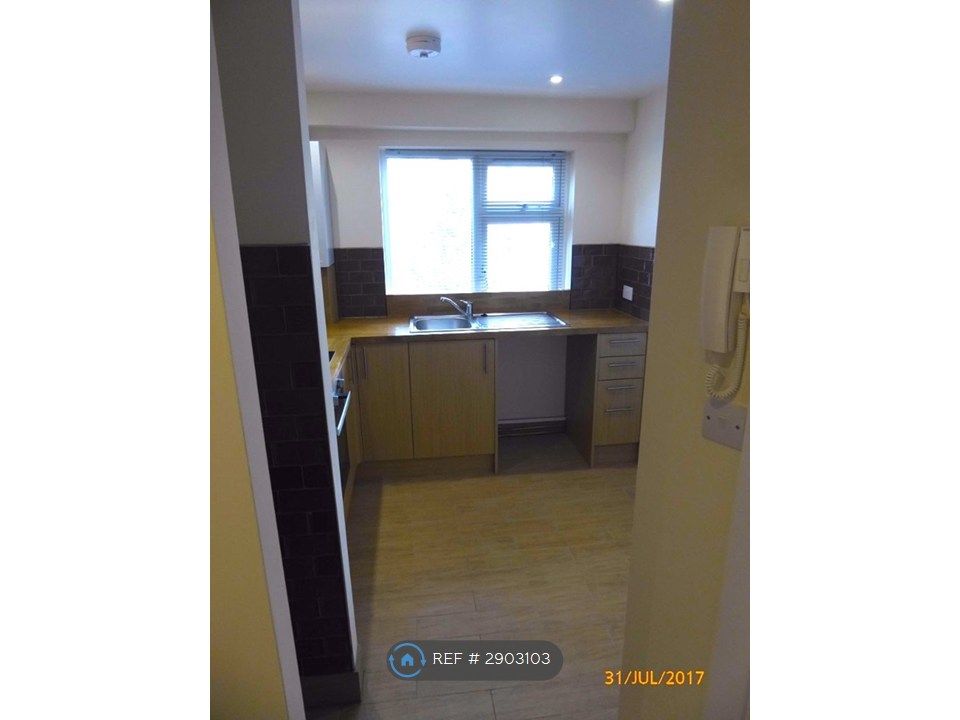 Property photo 2 of 6 Kitchen