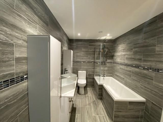 Property photo 3 of 12 Family Bathroom