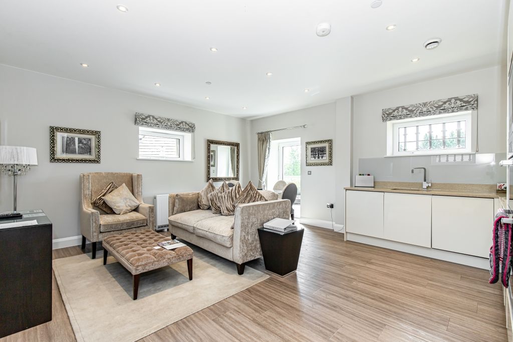 Property photo 2 of 9 129569