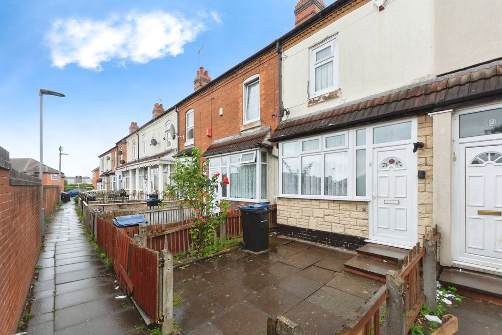 Property photo 2 of 17
