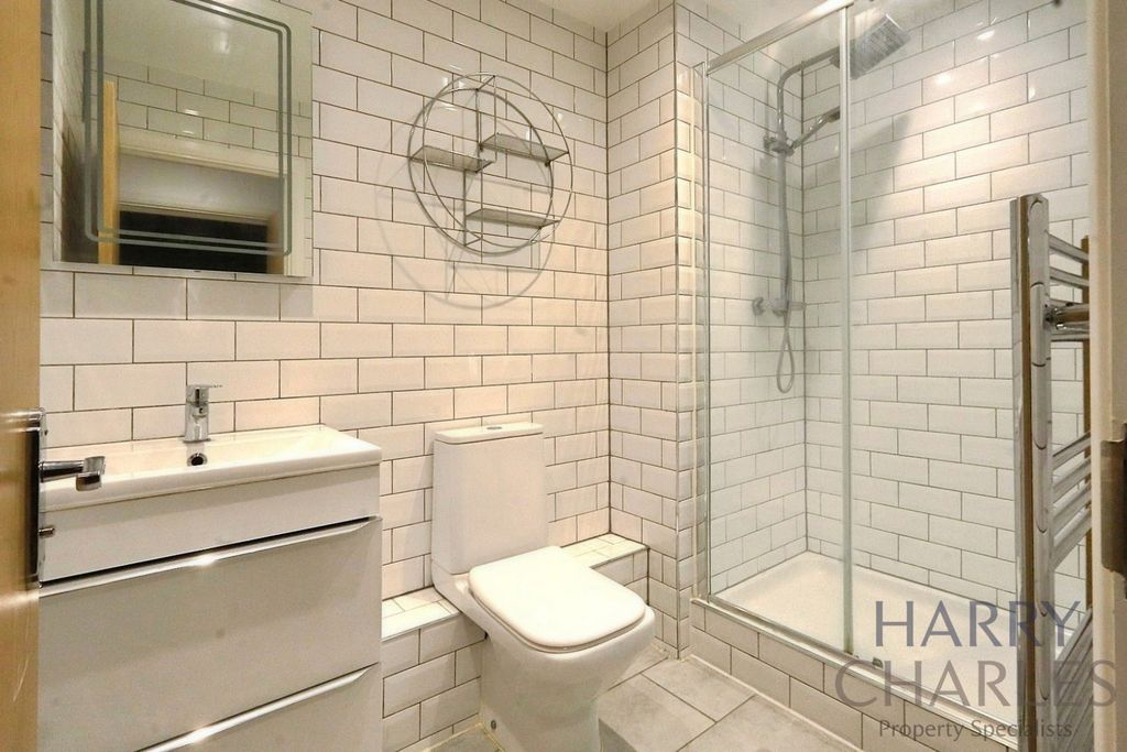 Property photo 2 of 11 Re-Fitted En-Suite
