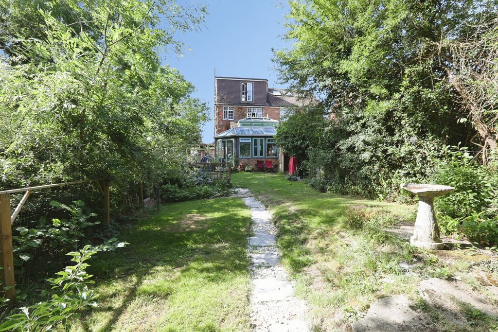 Property photo 1 of 20 Rear Aspect