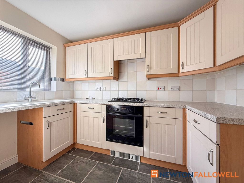 Property photo 2 of 16 Kitchen 1