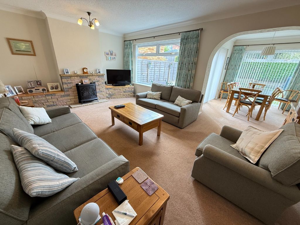 Property photo 3 of 15 4987983