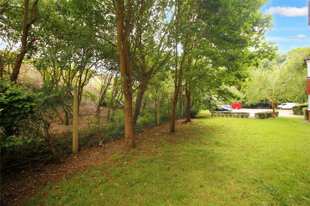 Property photo 3 of 10 Picture No. 02