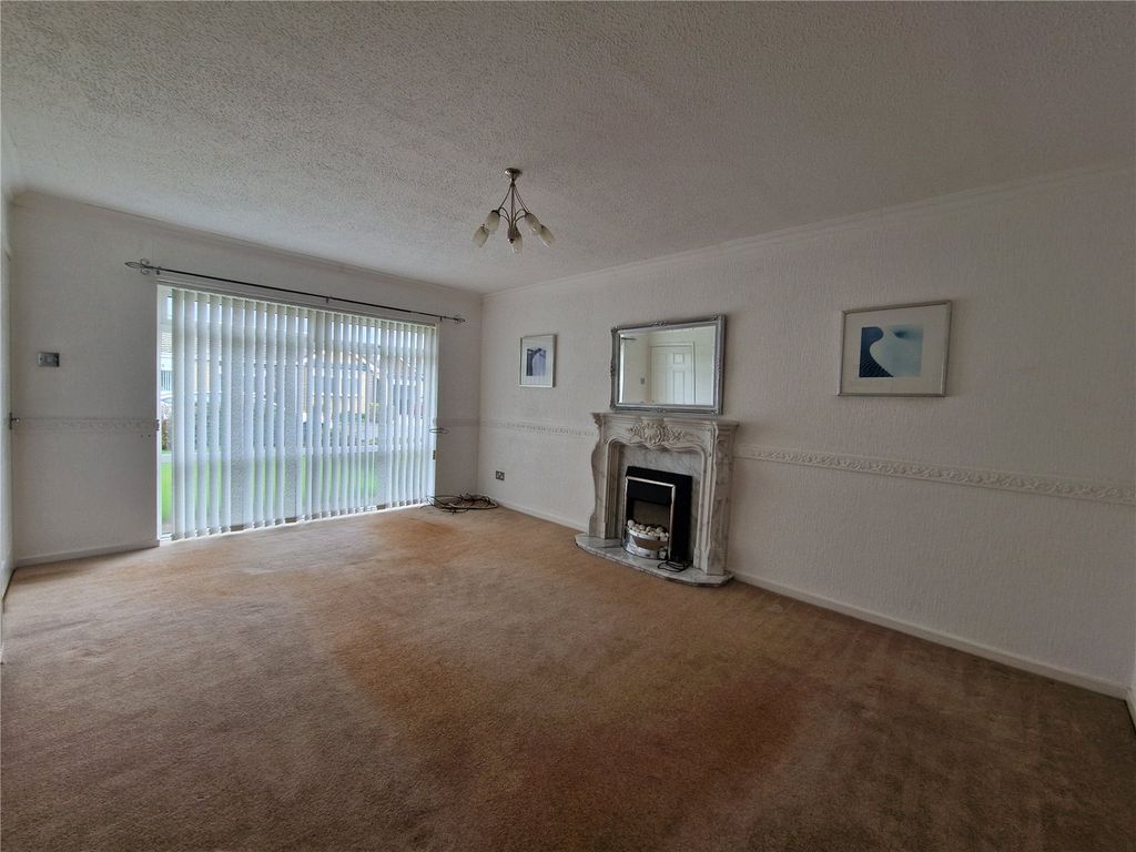 Property photo 2 of 8 Picture No. 21
