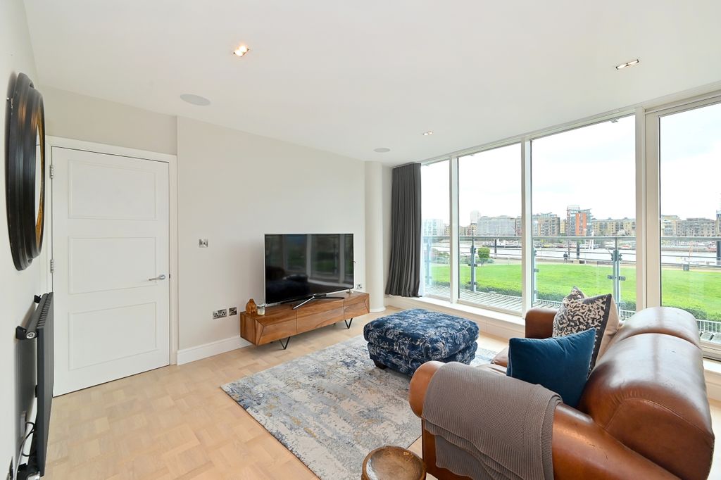 Property photo 2 of 14 30-Halcyon-Wharf (3)