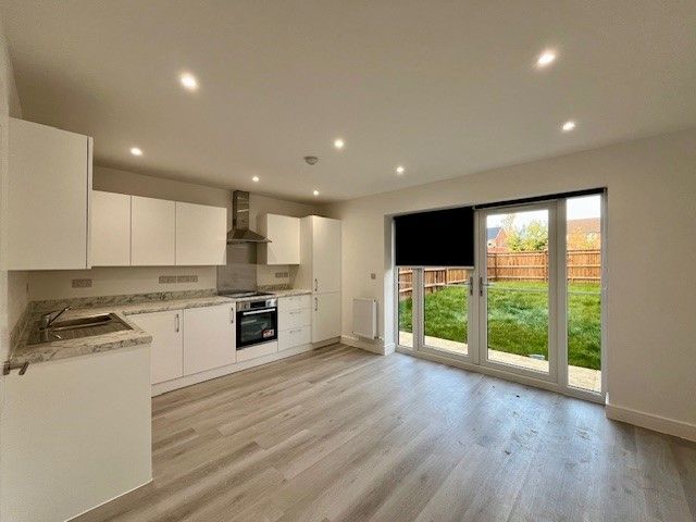 Property photo 3 of 13 Kitchen