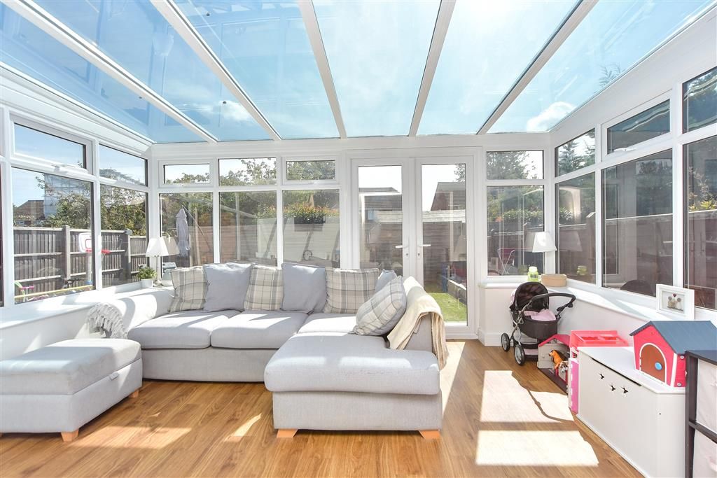 Property photo 3 of 8 Conservatory