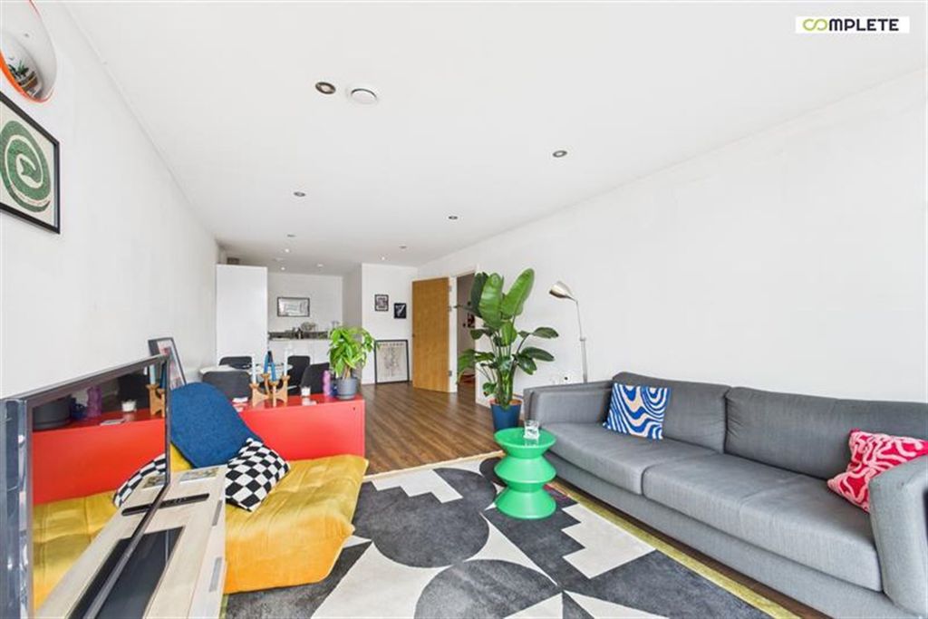 Property photo 2 of 16 (Main)