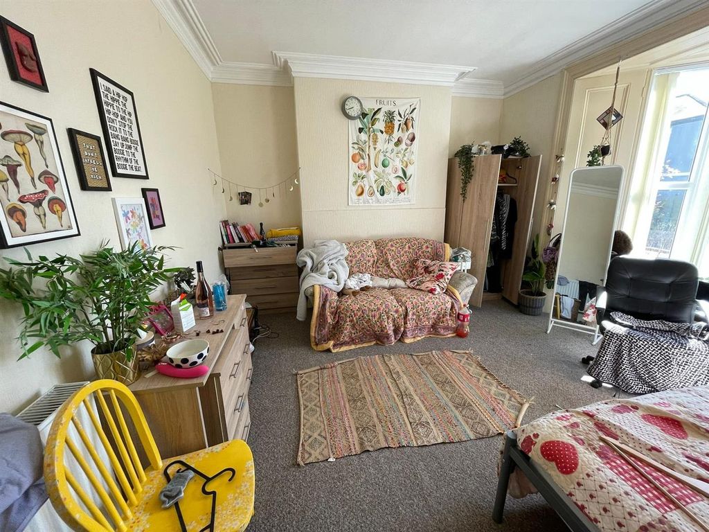 Property photo 2 of 8 E3F73F51-02c1-4F77-802A-3551A0Ec1Fd3.Jpg