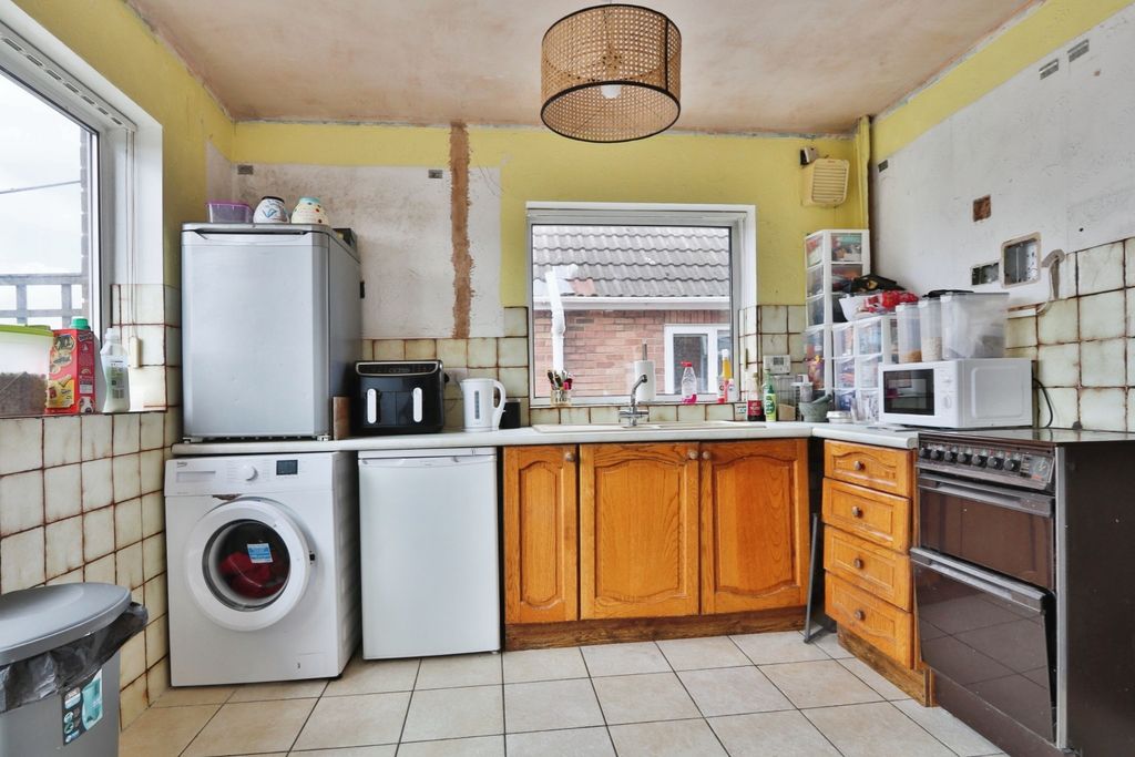 Property photo 3 of 11 4024887