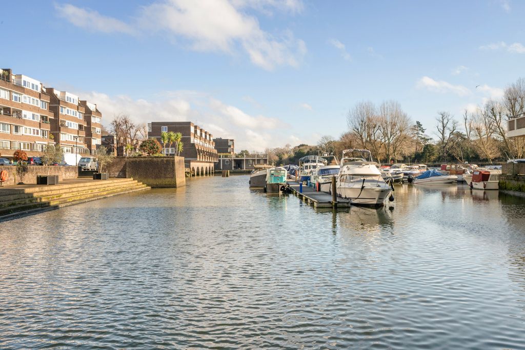 Property photo 3 of 26 River