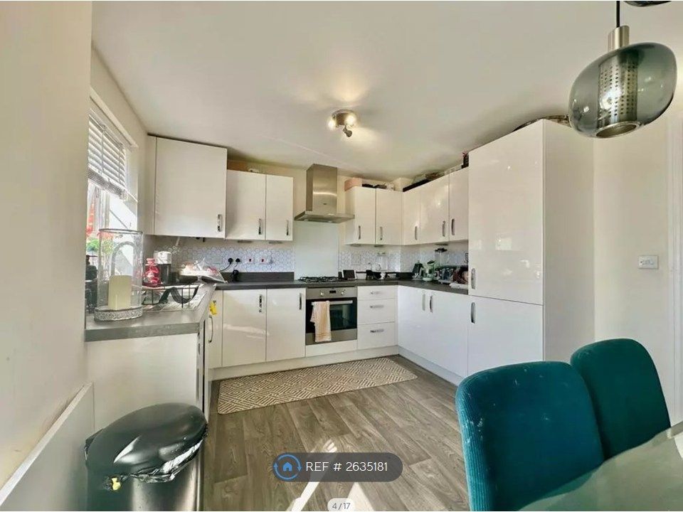 Property photo 3 of 16 Kitchen