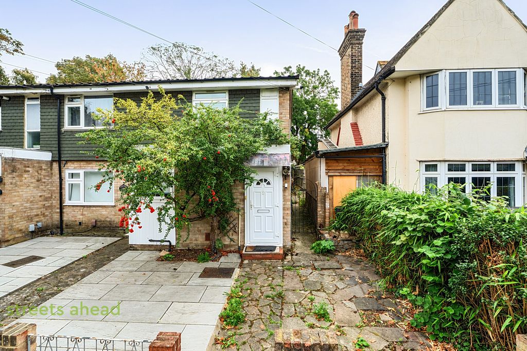 Property photo 1 of 9 0Bf56F76-0F79-449...
