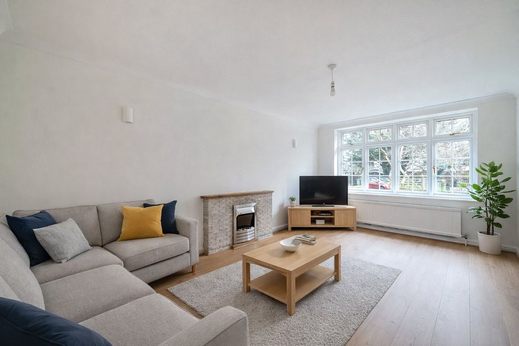 Property photo 2 of 11 Picture No. 26