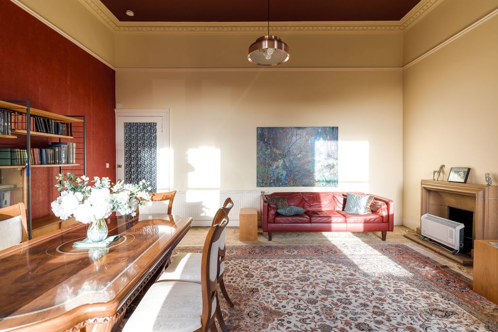 Property photo 2 of 28