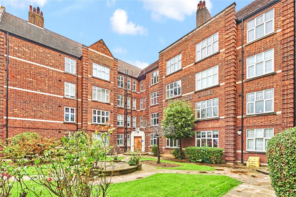 Property photo 2 of 15 Picture No. 17