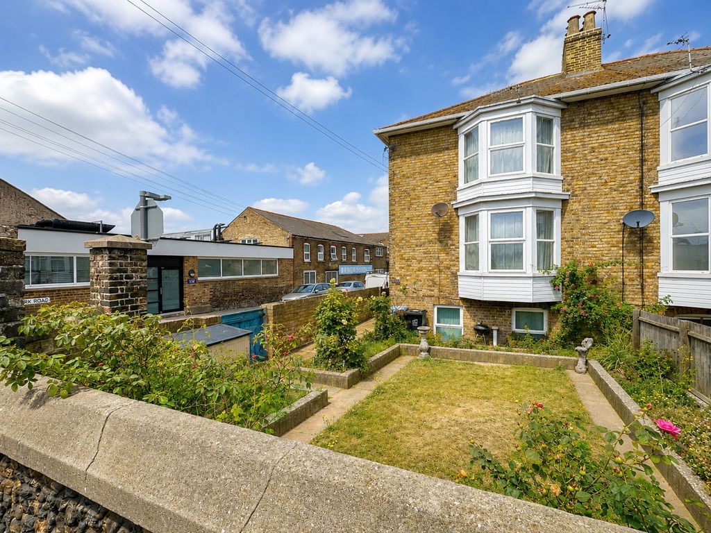 Property photo 1 of 10 Picture No. 28